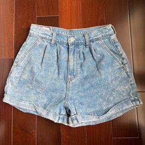 American Eagle Mom Short Size US 0